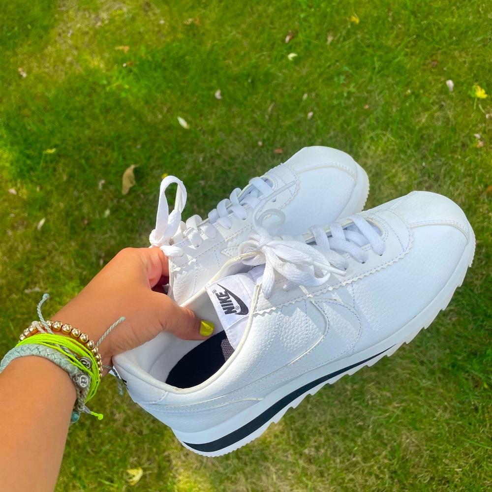 Nike Tennis shoes